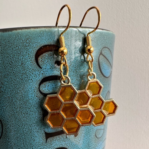 Handcrafted Honeycomb Dangle earrings - Picture 4 of 5